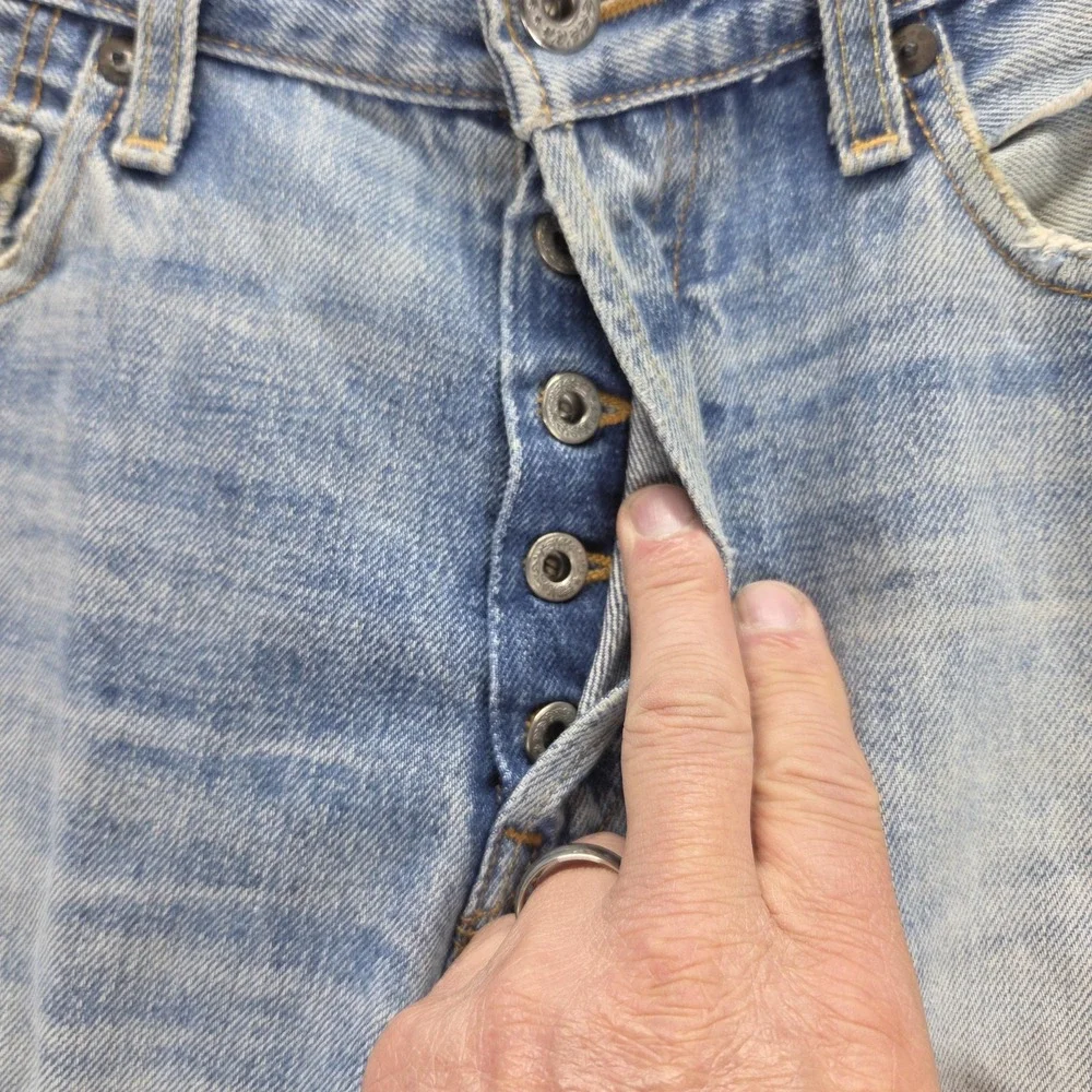 Levis 13688 important